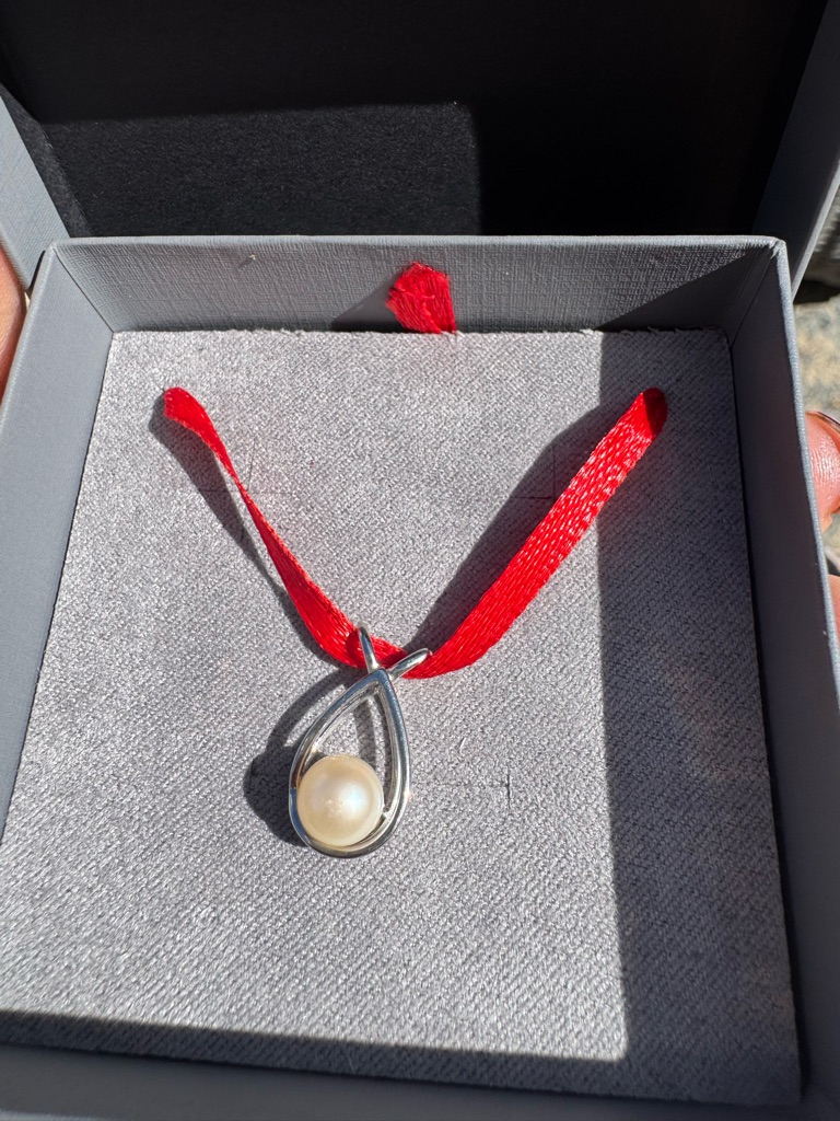 Classic Pearl Teardrop Pendant Necklace